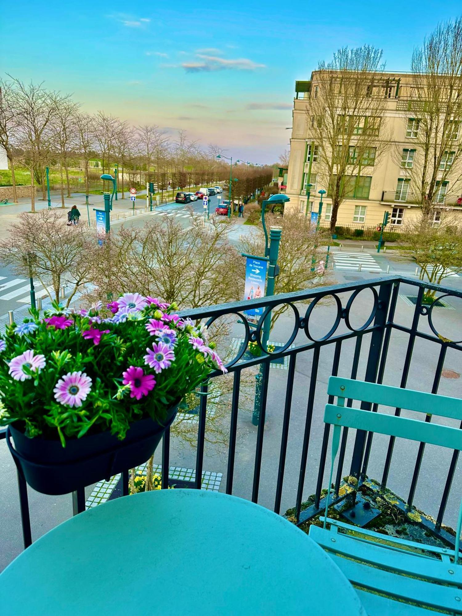 Appt Vue Place De Toscane - 4Min Disneyland-Paris Serris Bagian luar foto